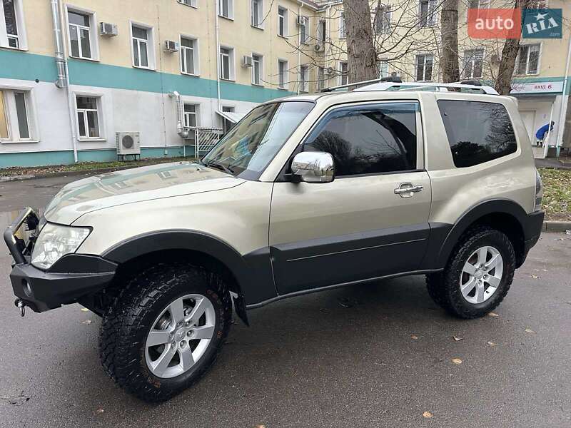 Внедорожник / Кроссовер Mitsubishi Pajero 2007 в Одессе