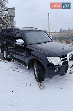 Внедорожник / Кроссовер Mitsubishi Pajero 2007 в Нововолынске