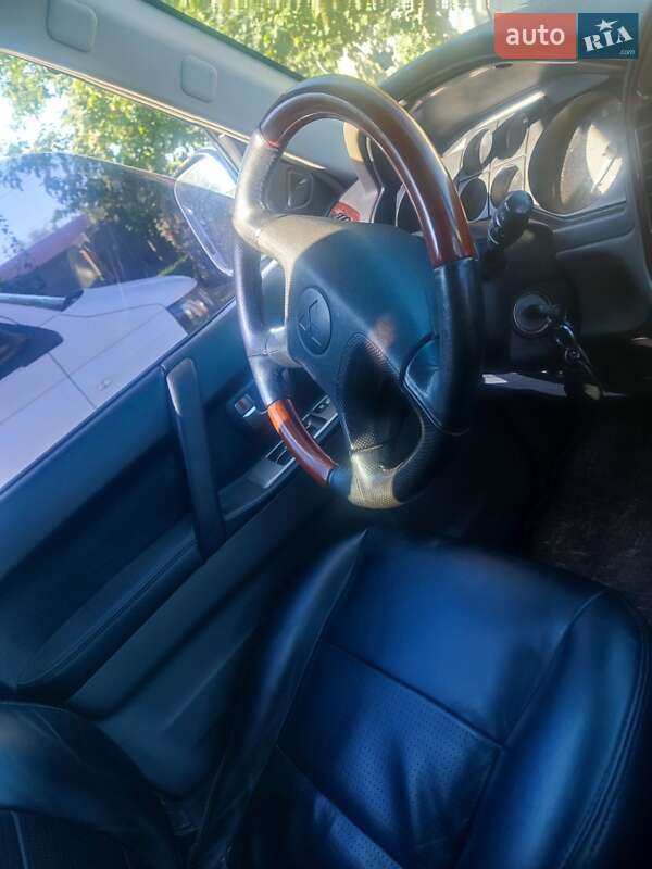 Внедорожник / Кроссовер Mitsubishi Pajero 2003 в Прилуках