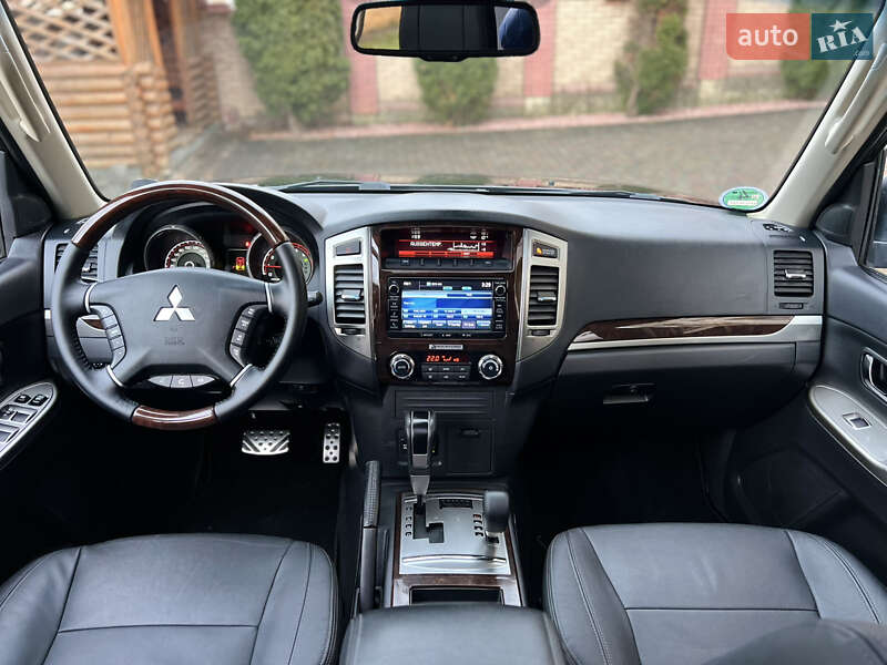 Внедорожник / Кроссовер Mitsubishi Pajero 2018 в Черновцах фото 18 Внедорожник / Кроссовер Mitsubishi Pajero 2018 в Черновцах