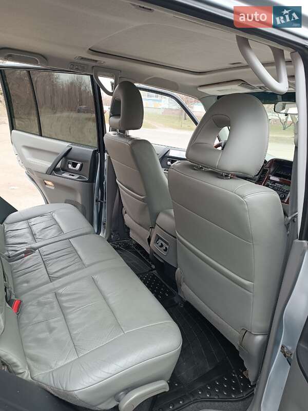 Внедорожник / Кроссовер Mitsubishi Pajero 2007 в Каменском