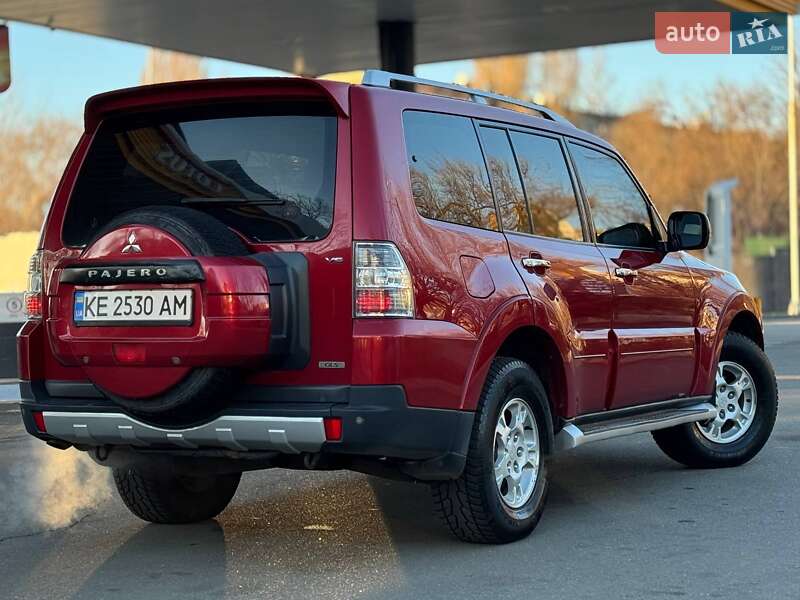 Внедорожник / Кроссовер Mitsubishi Pajero 2007 в Ружине
