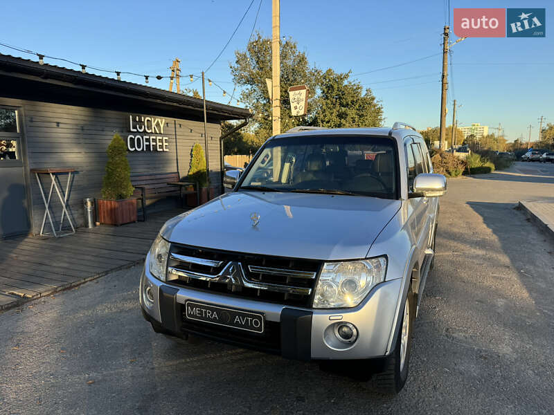 Внедорожник / Кроссовер Mitsubishi Pajero 2008 в 