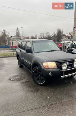 Внедорожник / Кроссовер Mitsubishi Pajero 2005 в Киеве