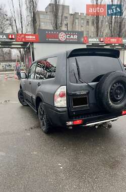 Внедорожник / Кроссовер Mitsubishi Pajero 2005 в Киеве