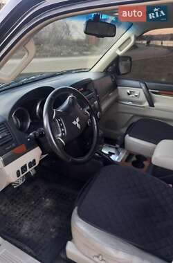 Внедорожник / Кроссовер Mitsubishi Pajero 2007 в 
