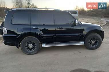 Внедорожник / Кроссовер Mitsubishi Pajero 2007 в 