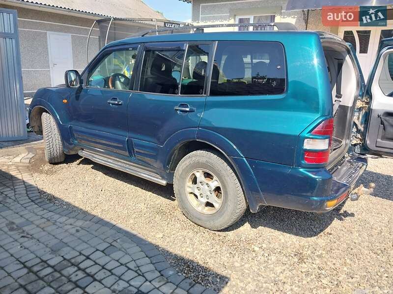 Внедорожник / Кроссовер Mitsubishi Pajero 2000 в Косове