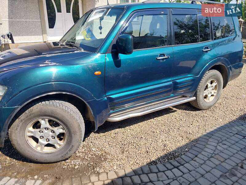 Внедорожник / Кроссовер Mitsubishi Pajero 2000 в Косове