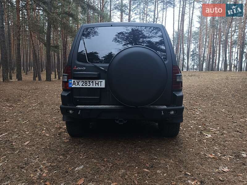 Внедорожник / Кроссовер Mitsubishi Pajero 2002 в Змиеве