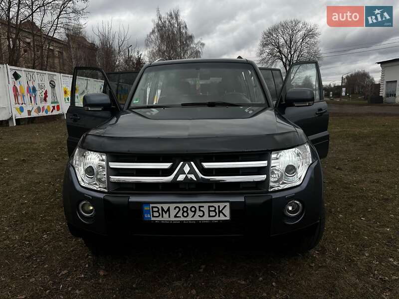 Внедорожник / Кроссовер Mitsubishi Pajero 2007 в Конотопе