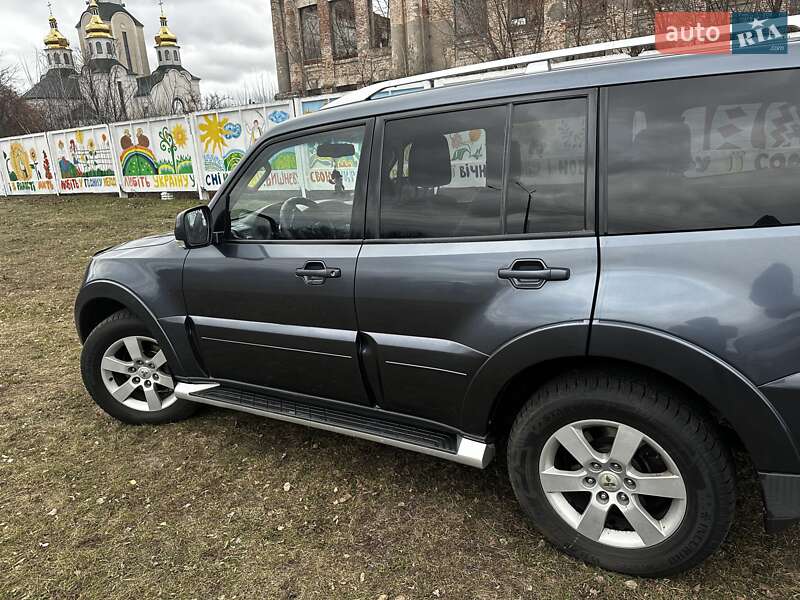 Внедорожник / Кроссовер Mitsubishi Pajero 2007 в Конотопе
