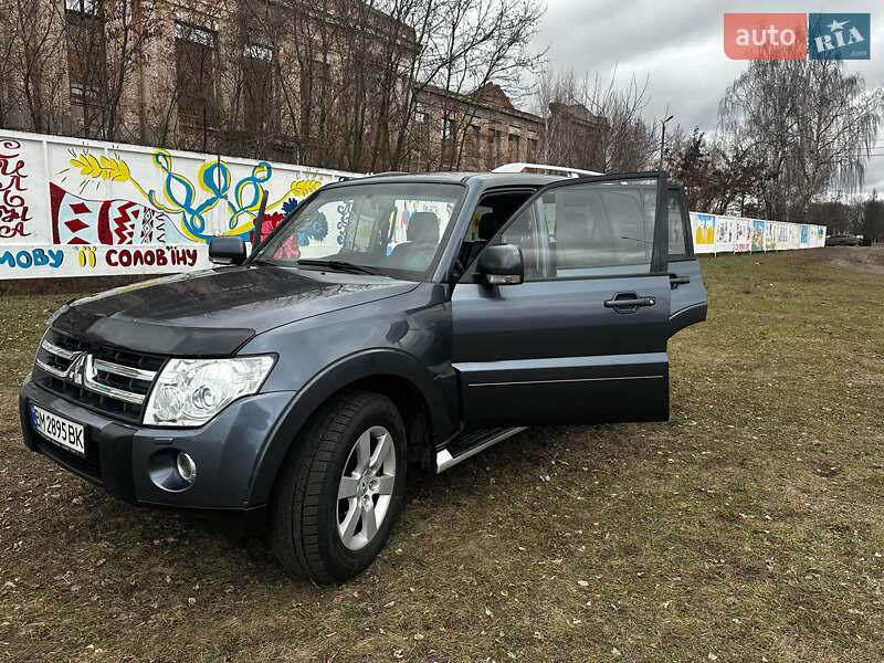 Внедорожник / Кроссовер Mitsubishi Pajero 2007 в Конотопе