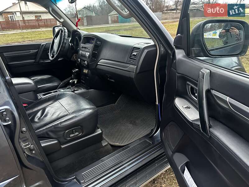 Внедорожник / Кроссовер Mitsubishi Pajero 2007 в Конотопе