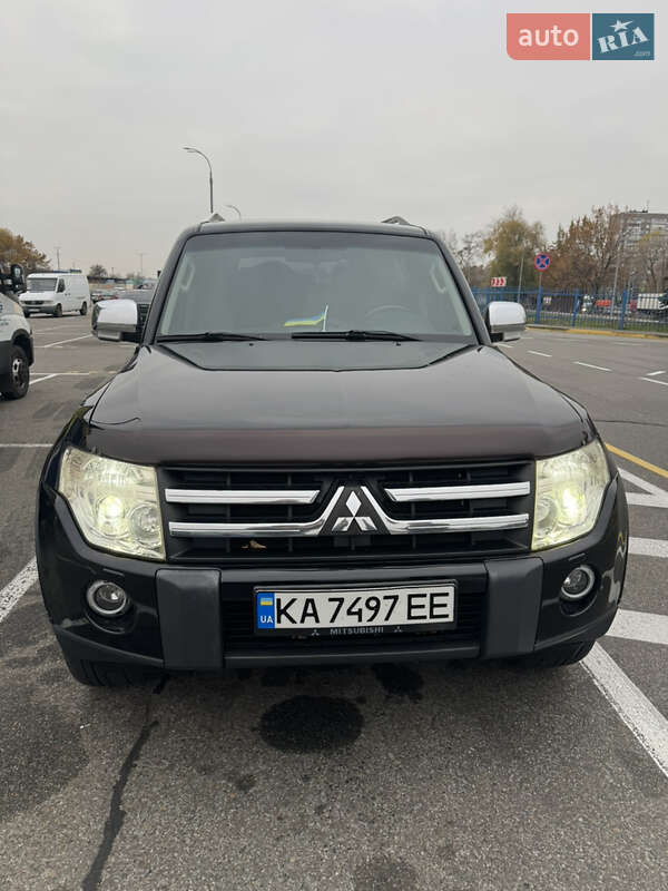 Позашляховик / Кросовер Mitsubishi Pajero 2008 в Києві