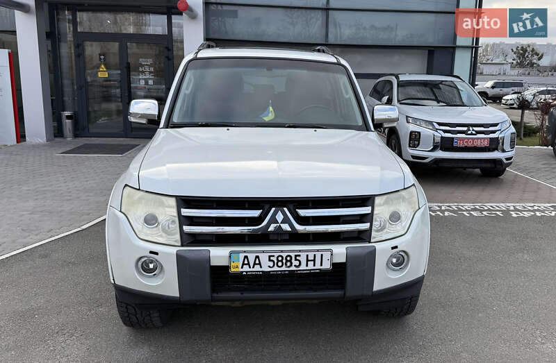 Позашляховик / Кросовер Mitsubishi Pajero 2008 в 