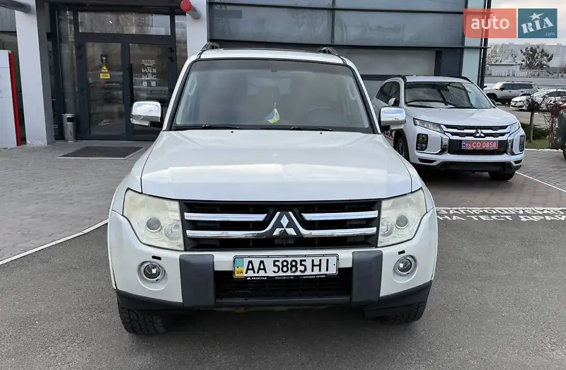 Позашляховик / Кросовер Mitsubishi Pajero 2008 в 