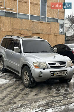 Внедорожник / Кроссовер Mitsubishi Pajero 2004 в Харькове