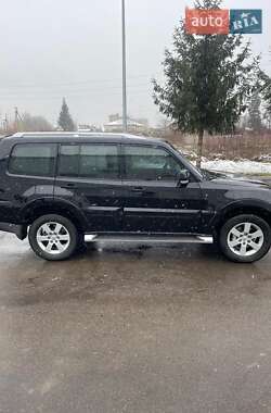 Внедорожник / Кроссовер Mitsubishi Pajero 2008 в 