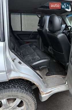 Внедорожник / Кроссовер Mitsubishi Pajero 2000 в 
