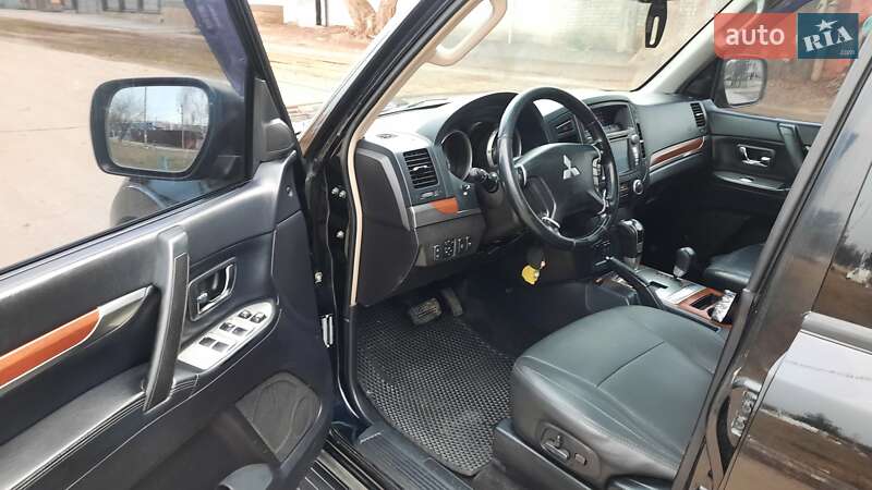 Позашляховик / Кросовер Mitsubishi Pajero 2008 в Харкові