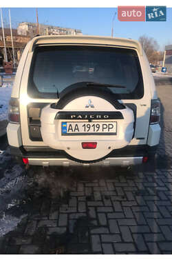 Позашляховик / Кросовер Mitsubishi Pajero 2007 в Києві