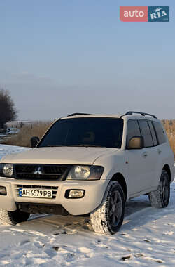 Внедорожник / Кроссовер Mitsubishi Pajero 2001 в 