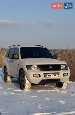 Внедорожник / Кроссовер Mitsubishi Pajero 2001 в 