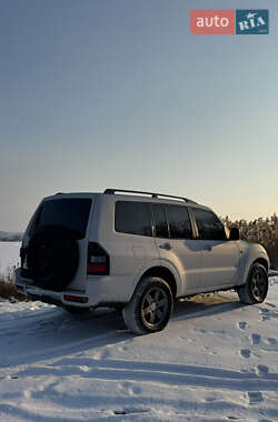 Внедорожник / Кроссовер Mitsubishi Pajero 2001 в 