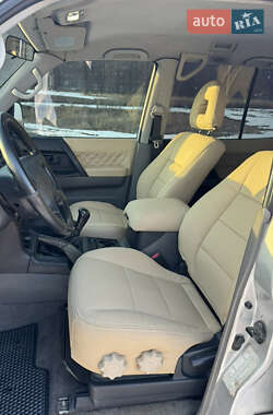 Внедорожник / Кроссовер Mitsubishi Pajero 2001 в 