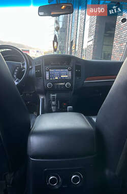 Позашляховик / Кросовер Mitsubishi Pajero 2008 в 