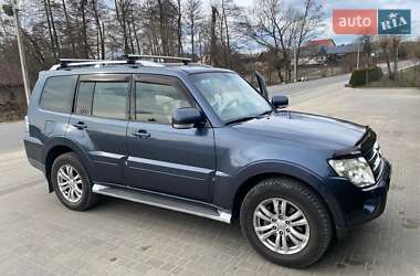 Позашляховик / Кросовер Mitsubishi Pajero 2008 в Новояворівську