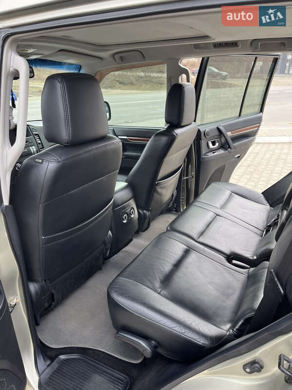 Внедорожник / Кроссовер Mitsubishi Pajero 2008 в Черновцах