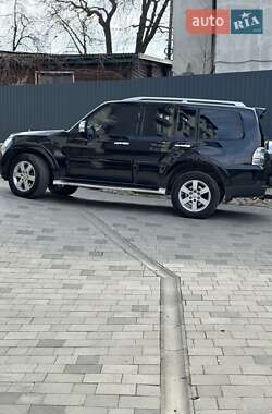 Внедорожник / Кроссовер Mitsubishi Pajero 2008 в 