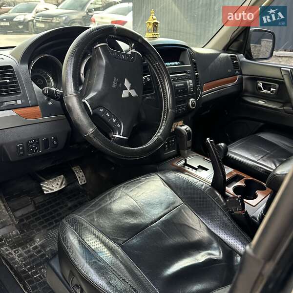 Внедорожник / Кроссовер Mitsubishi Pajero 2008 в Тернополе
