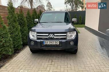Внедорожник / Кроссовер Mitsubishi Pajero 2008 в 