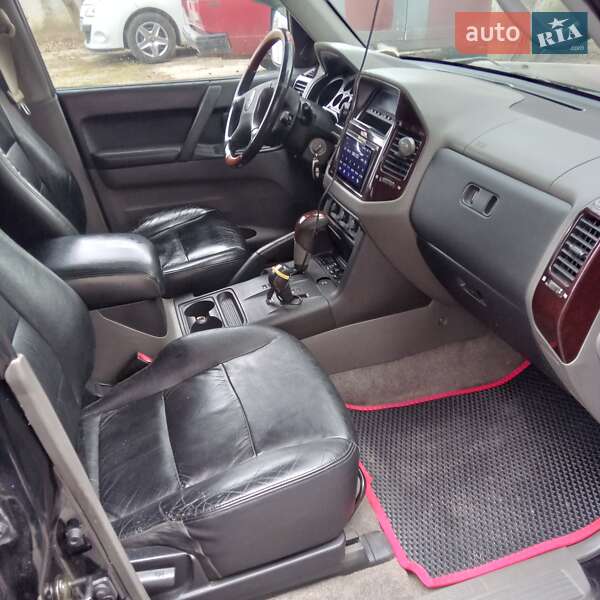 Внедорожник / Кроссовер Mitsubishi Pajero 2006 в Киеве