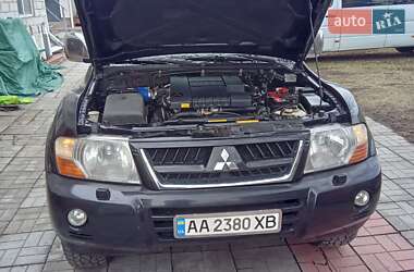 Внедорожник / Кроссовер Mitsubishi Pajero 2006 в 