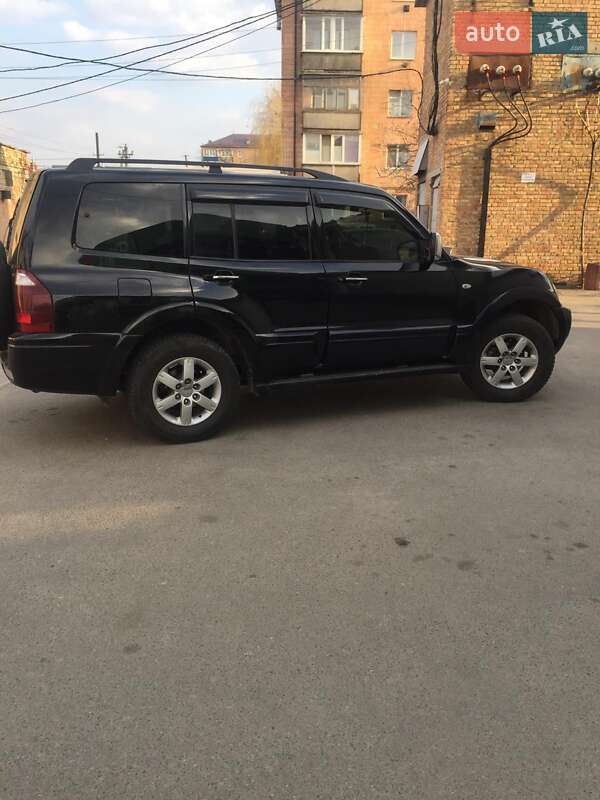 Позашляховик / Кросовер Mitsubishi Pajero 2006 в Києві