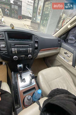 Позашляховик / Кросовер Mitsubishi Pajero 2007 в 