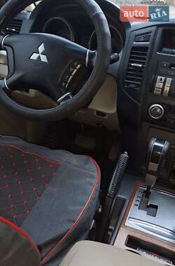 Внедорожник / Кроссовер Mitsubishi Pajero 2007 в 