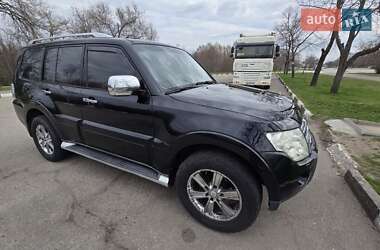 Внедорожник / Кроссовер Mitsubishi Pajero 2007 в 