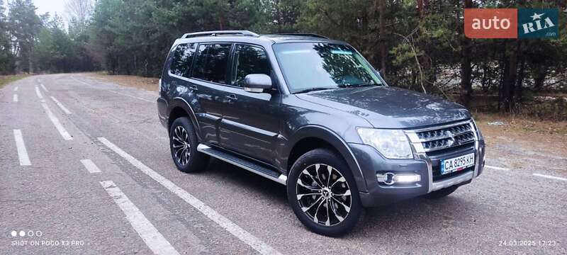 Позашляховик / Кросовер Mitsubishi Pajero 2016 в Смілі