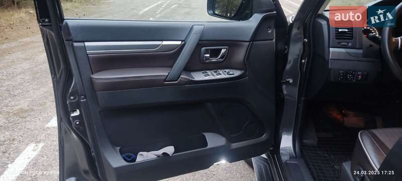 Позашляховик / Кросовер Mitsubishi Pajero 2016 в Смілі