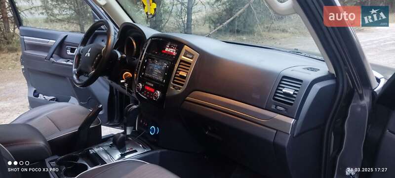 Позашляховик / Кросовер Mitsubishi Pajero 2016 в Смілі