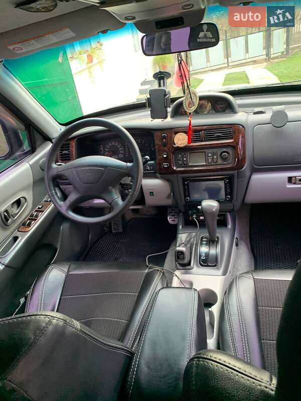 Внедорожник / Кроссовер Mitsubishi Pajero 2003 в Ивано-Франковске
