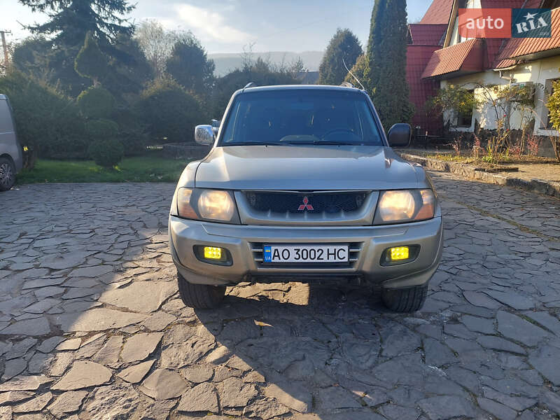 Mitsubishi Pajero 2000