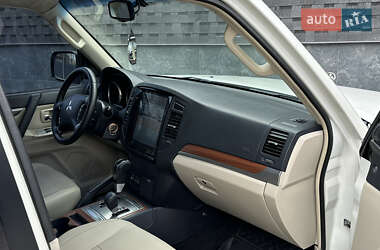 Позашляховик / Кросовер Mitsubishi Pajero 2008 в 