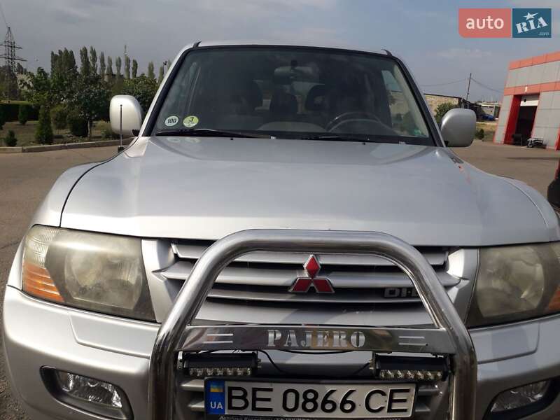 Внедорожник / Кроссовер Mitsubishi Pajero 2001 в 