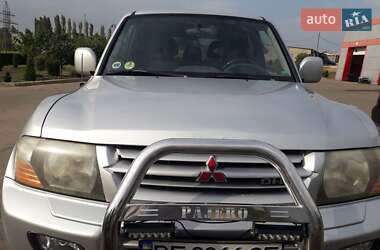 Внедорожник / Кроссовер Mitsubishi Pajero 2001 в 